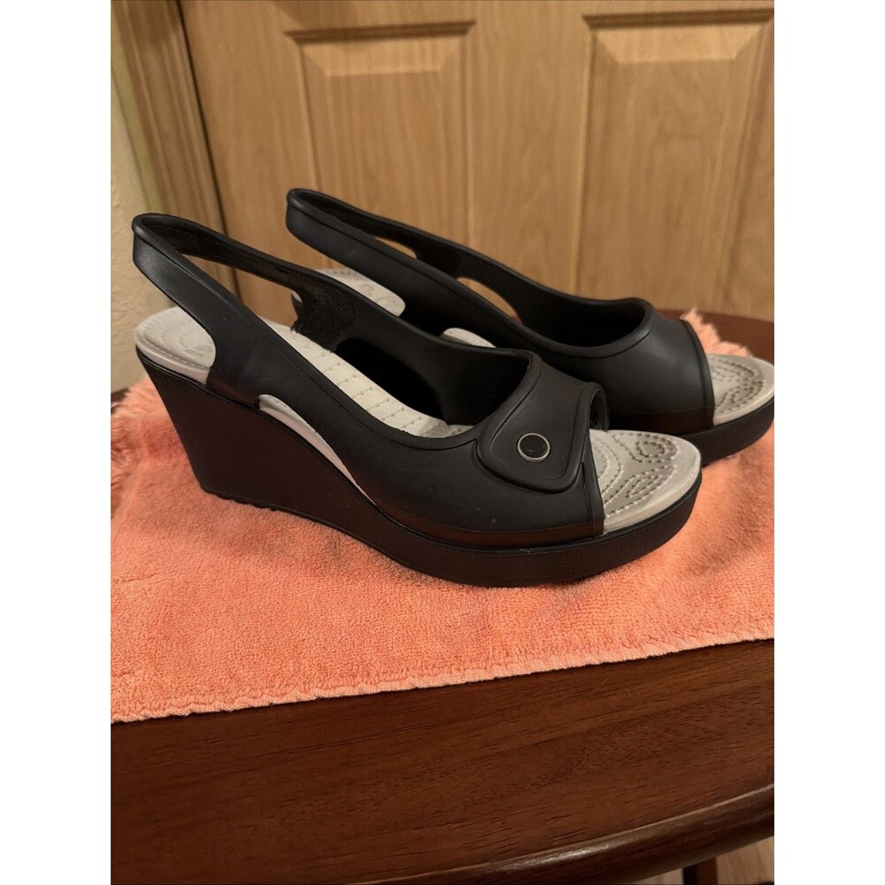 Crocs Havana Women’s Size 9 Wedge Heeled Sandals Slingback Black Open Toe.  EUC!